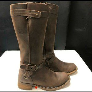Calf high boots